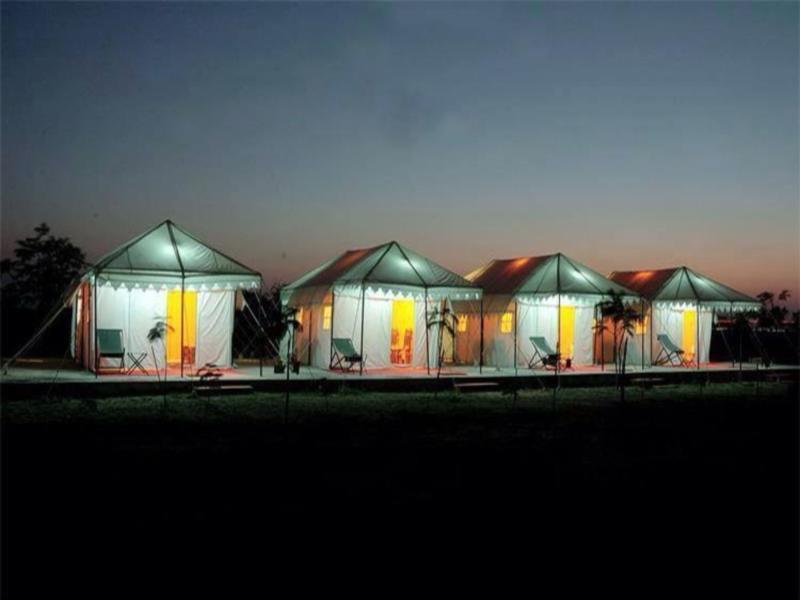 Отель The Royal Safari Camps Bajana Экстерьер фото